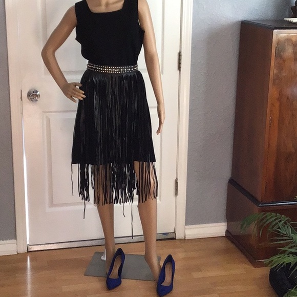 🔥🔥TAKE 50% OFF LIST PRICE 🔥🔥.UNKNOWN DESIGNER. OVERSKIRT - Picture 7 of 12